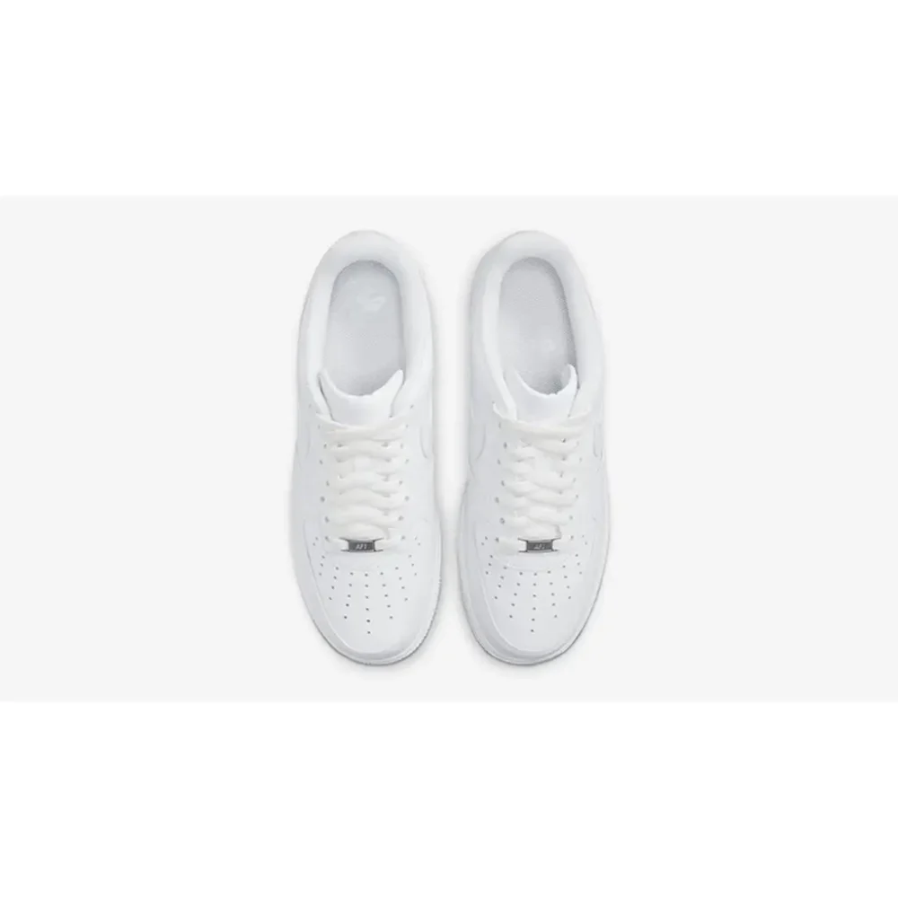 nike-air-force-1-07-triple-white-cw2288-111-top_w1024_h1024_pad_.jpg white Nike Air Force 1 low