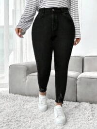 1740470972123106942b078110b919a15c67f1a1d4_thumbnail_600x Plain Front Button Pocket Denim Casual Jeans – Stylish Everyday Wear for Women