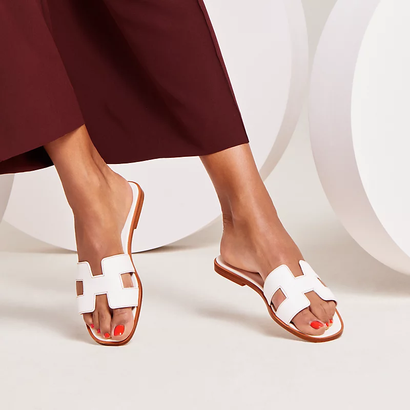 Women’s Oran Sandals – Classic Flat Leather Slides for Summer Elegance